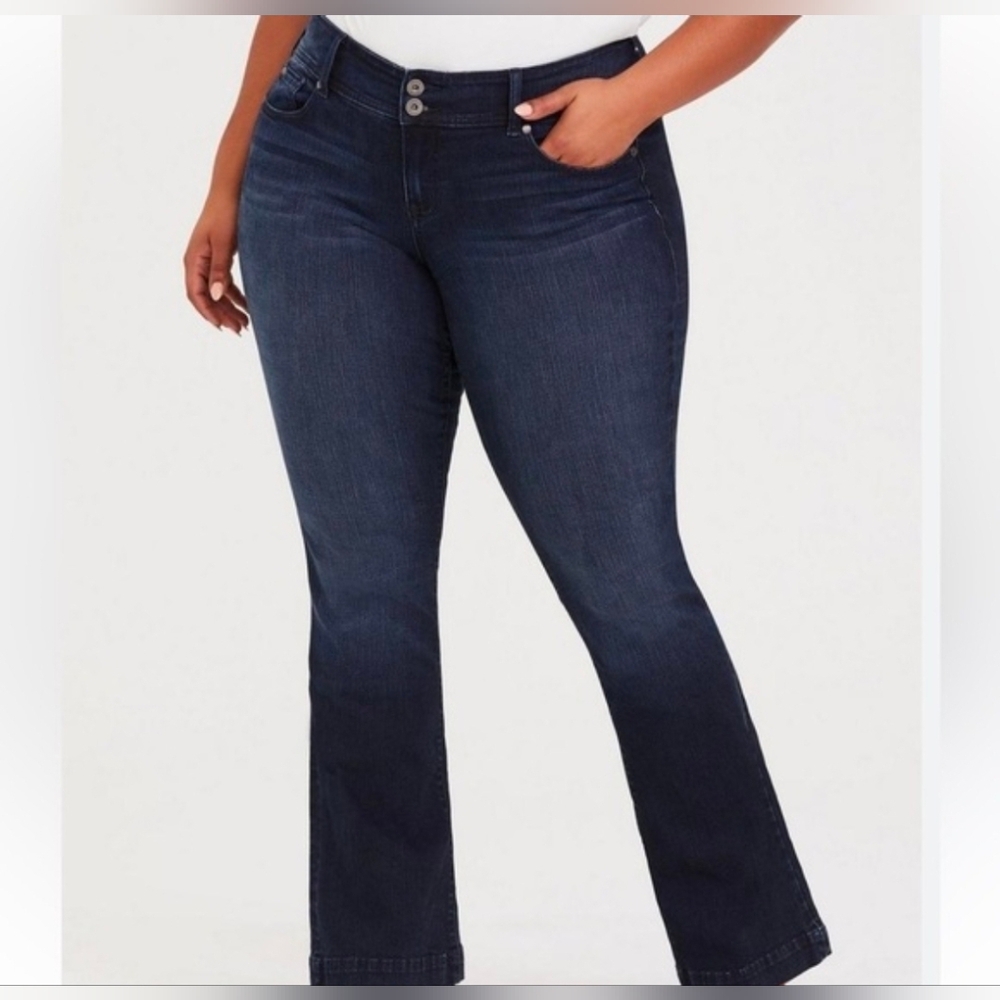 NWOT Torrid Flare Jeans